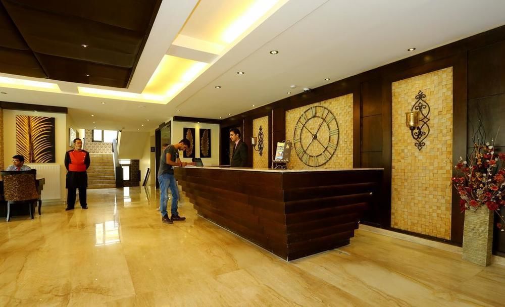 Hotel Pine Spring Wazir Bagh Srīnagar Kültér fotó