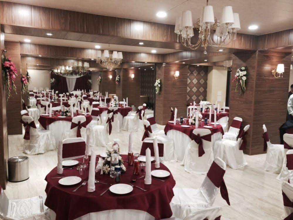 Hotel Pine Spring Wazir Bagh Srīnagar Kültér fotó