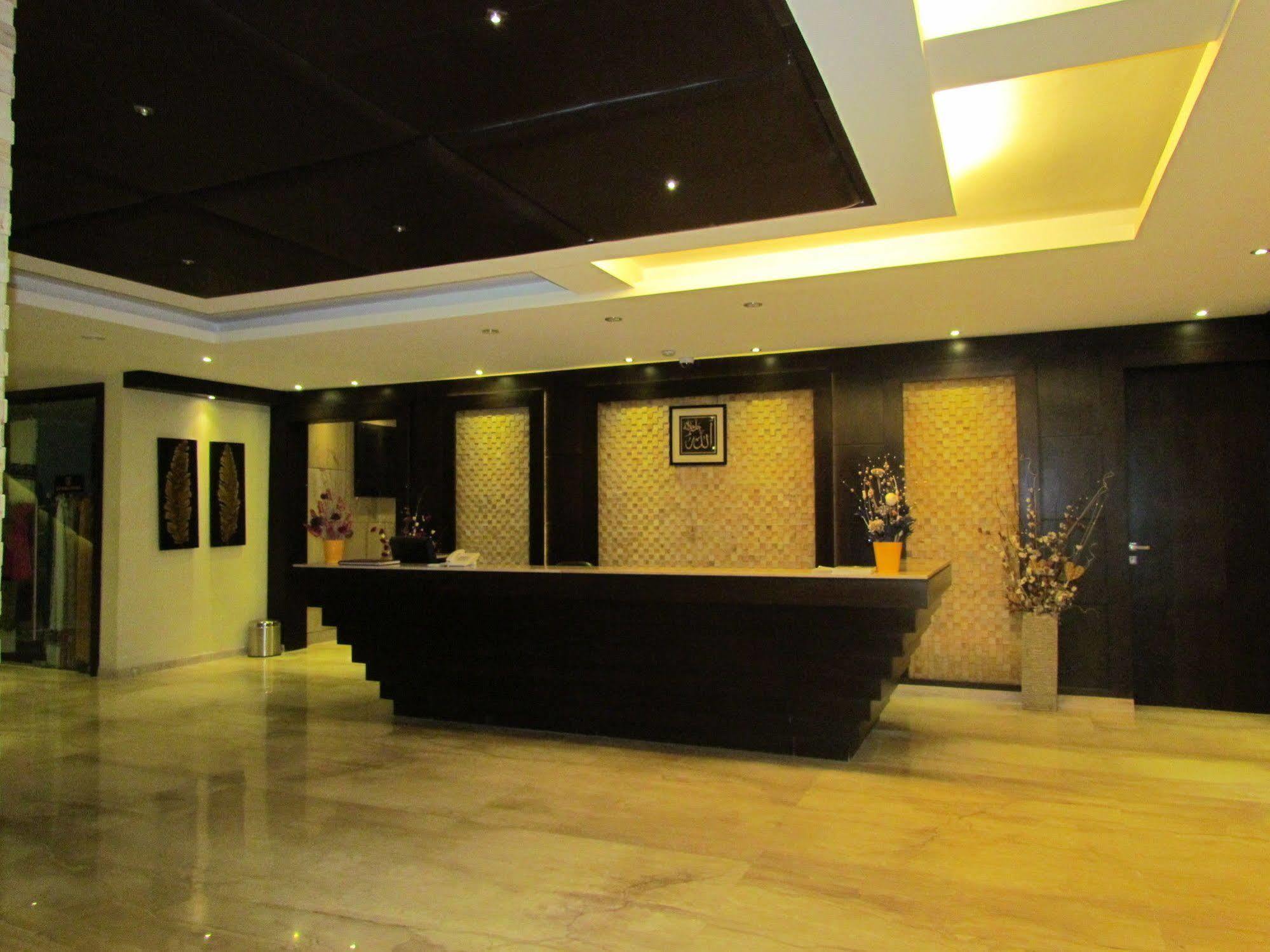 Hotel Pine Spring Wazir Bagh Srīnagar Kültér fotó