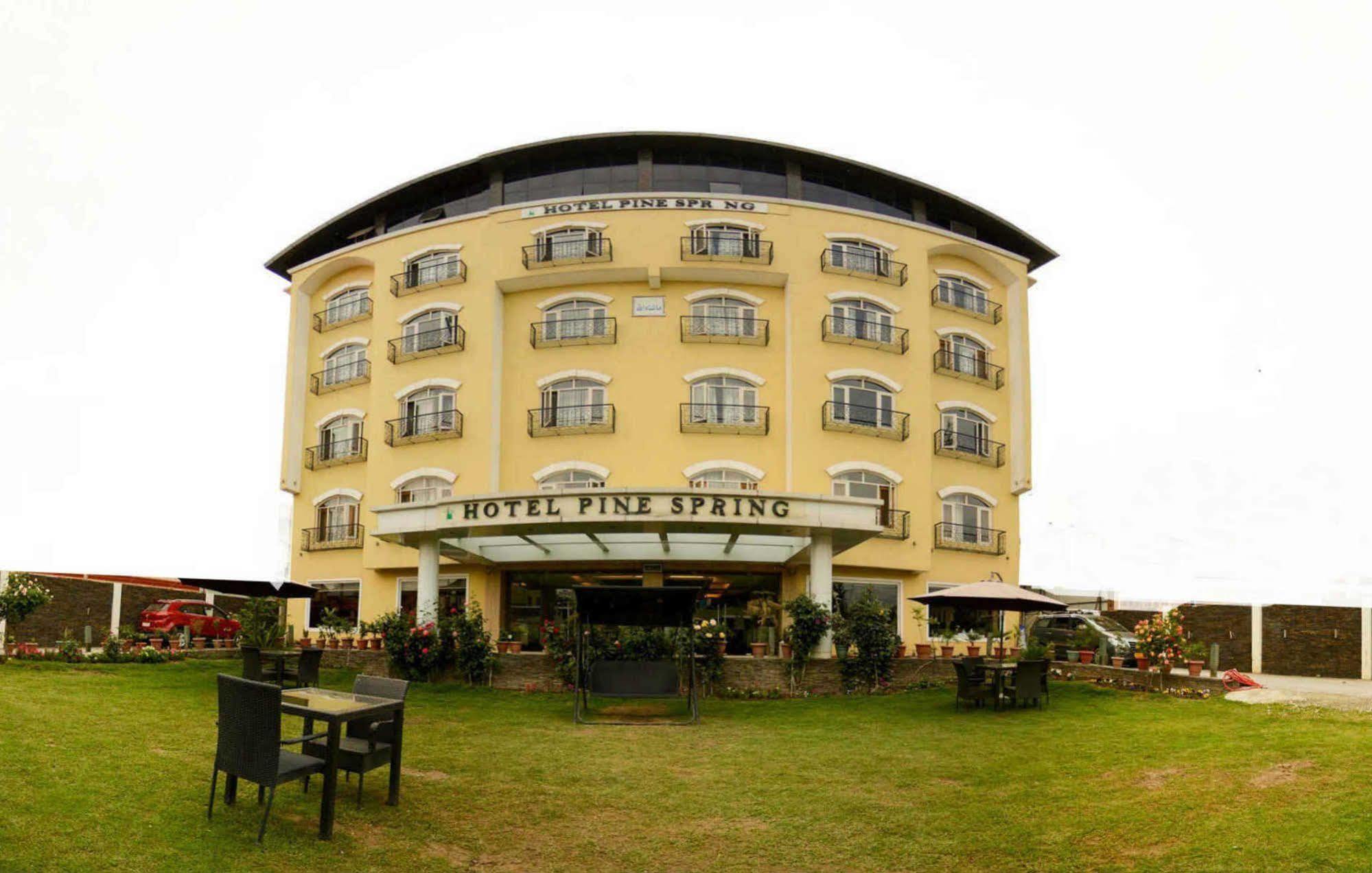 Hotel Pine Spring Wazir Bagh Srīnagar Kültér fotó