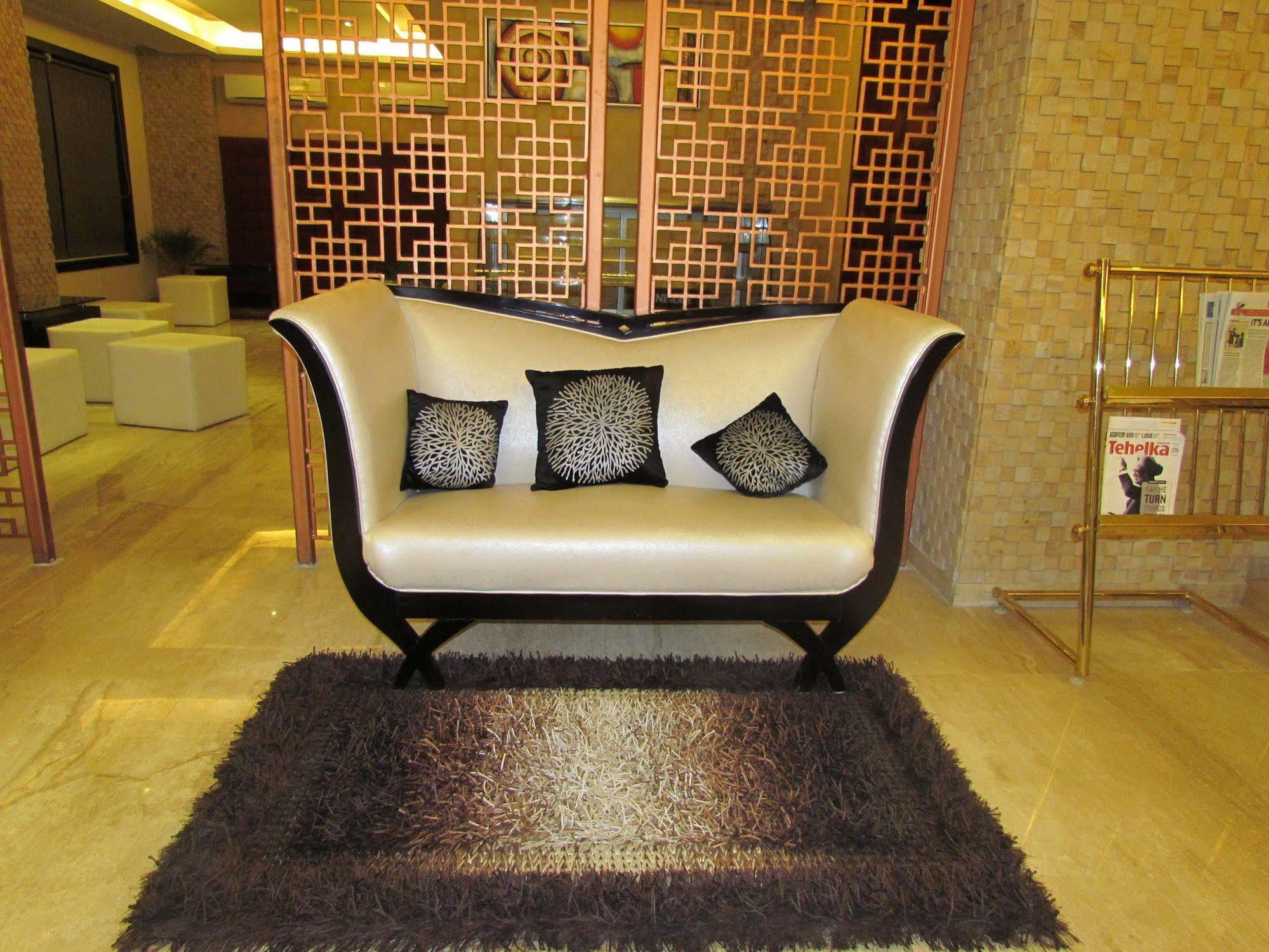 Hotel Pine Spring Wazir Bagh Srīnagar Kültér fotó